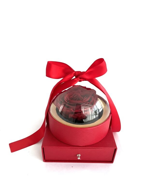 Preserved rose with chocolates